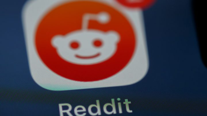 Reddit Visa Levantar Quase US$ 750 Milhões em IPO Iminente