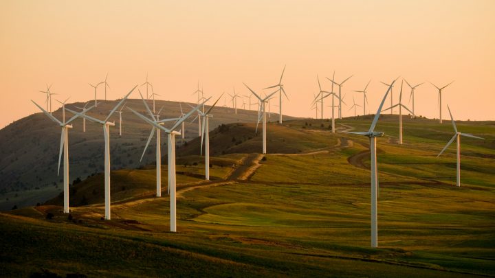 Tether e Adecoagro firmam parceria para mineração de Bitcoin com energia renovável no Brasil